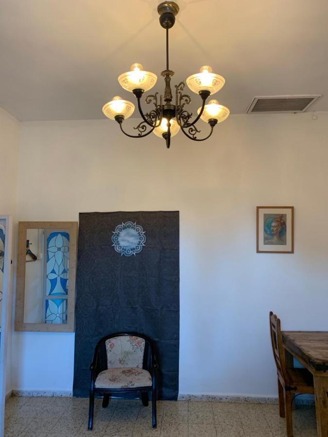 בית האבן העתיק מ-1885 עם מגונית פרטית בחצר Rosch Pina Exterior foto
